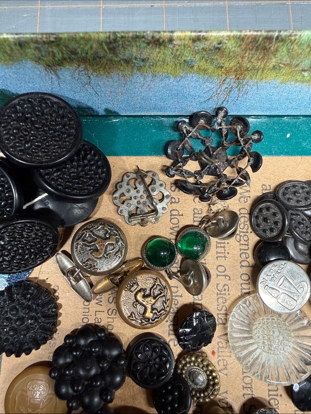 Antique Button Collection - Picture 6 of 7